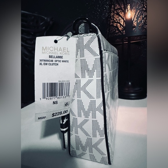 Black and White Michael Kors crossbody - Picture 3 of 4